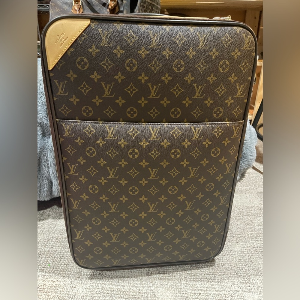 Authentic louis vuitton luggage